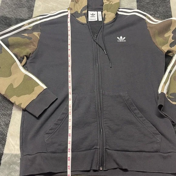 Adidas - Picture 10 of 13